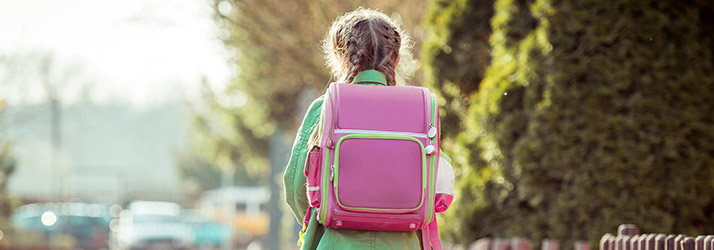 Sterling Chiropractor Discusses Proper Child Backpacks