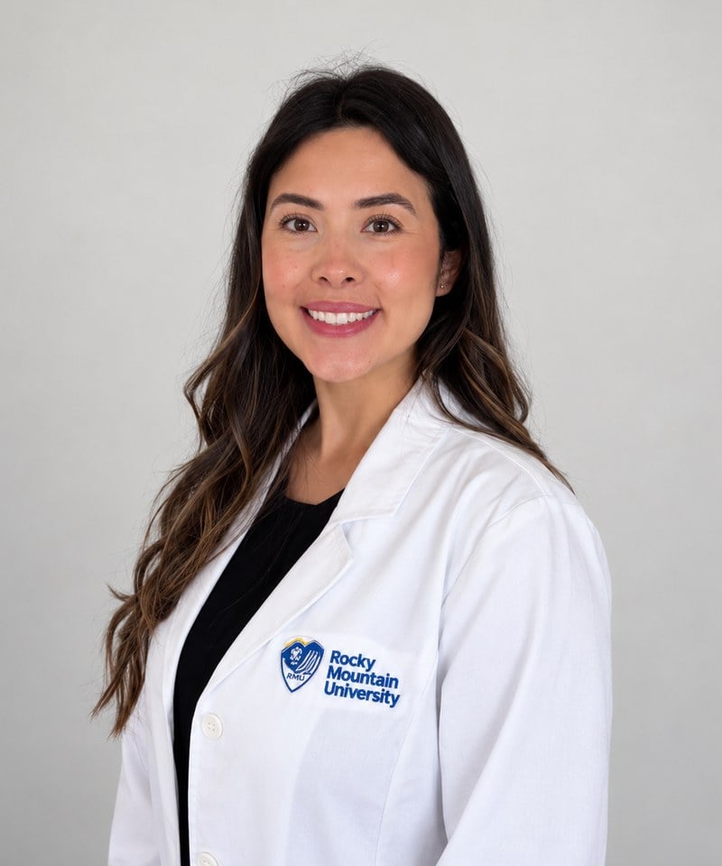 Jasmin Flores, family nurse practitioner at Alternative Wellness Clinic